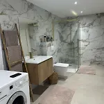 Maison Colmar, Spacieuse, Accueillante , Confortable Au Calme شقة *