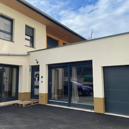 Maison Colmar, Spacieuse, Accueillante , Confortable Au Calme Apartamento *
